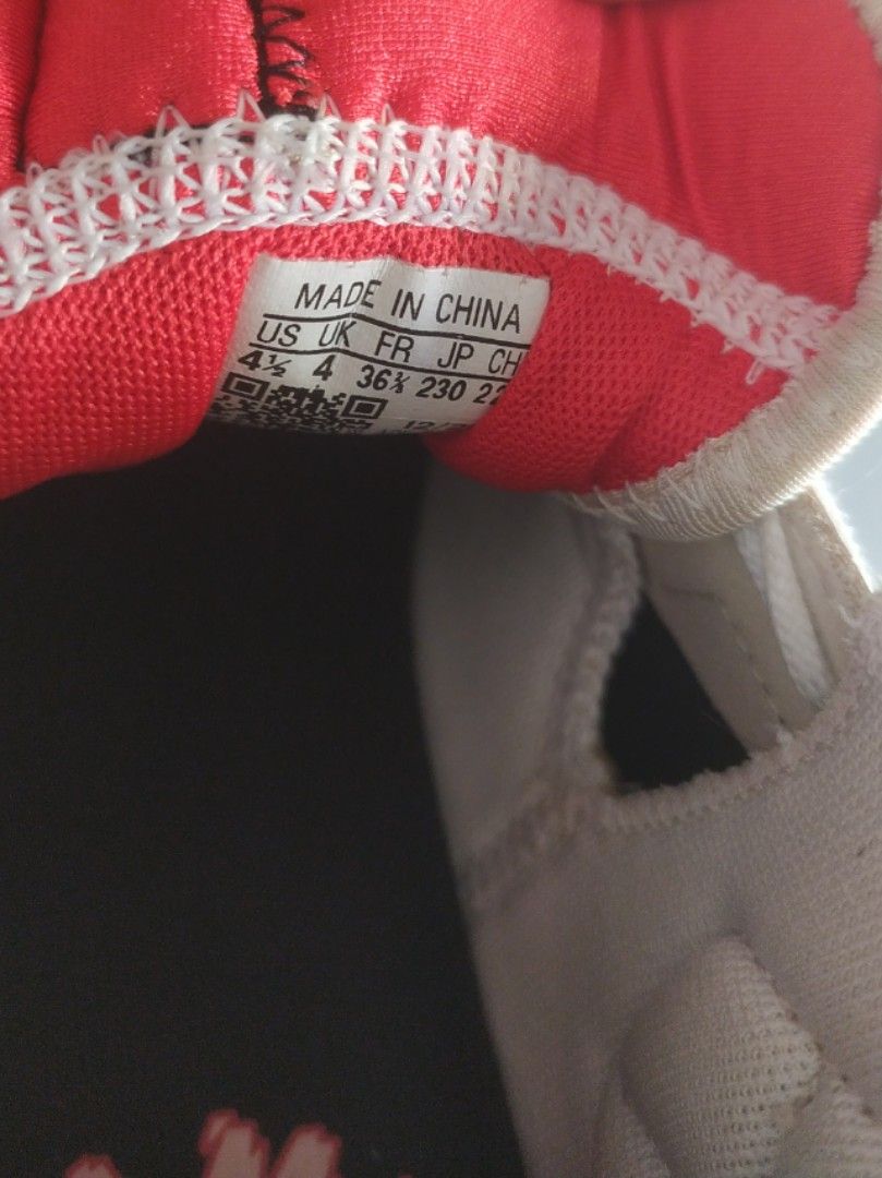 Adidas shoes for kids (Category: Babies & Kids Fashion) located in Manila. Submitted by timtam04 (Listing ID 1468500835, Image 2). Description: needs cleaning.