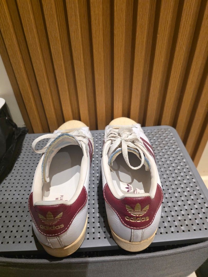 Adidas Superstar (Category: Casual Shoes) located in Manila. Submitted by iantrepreneuer (Listing ID 1468577249, Image 2). Description: Adidas Superstar US 8.5 No more box (as is what you see in the pictures) for fast disposal negotiable.