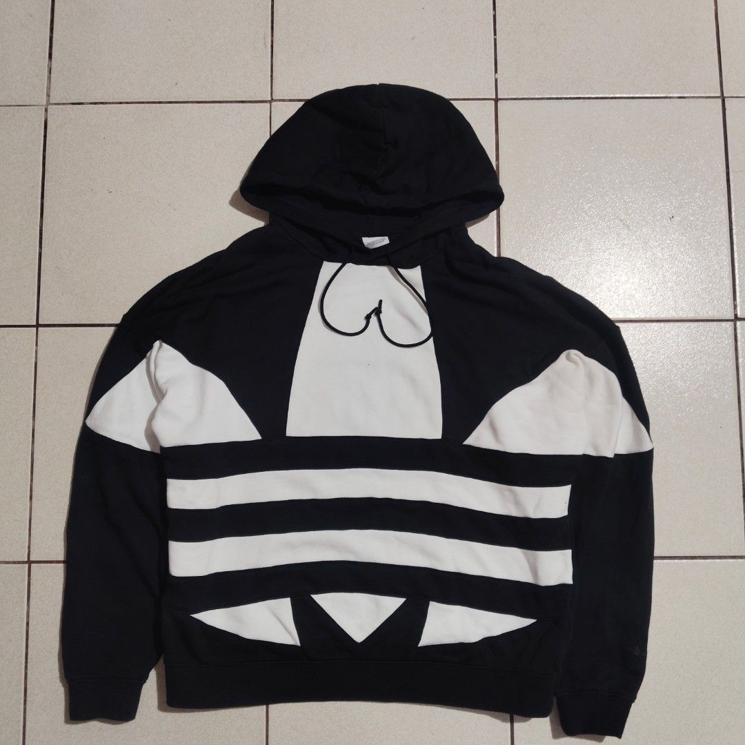 Adidas trefoil (Category: Coats, Jackets and Outerwear) located in Victorias. Submitted by purelion-6f41 (Listing ID 1468649189, Image 1). Description: .
