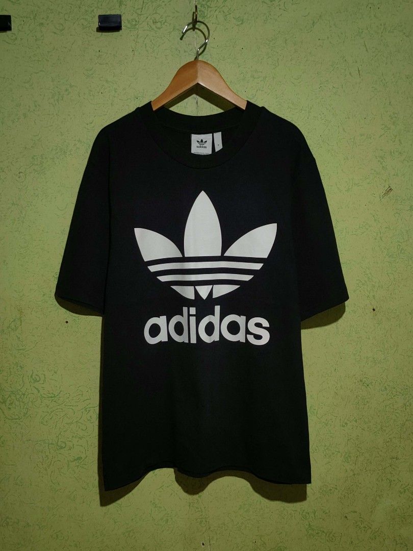Adidas Trefoil Big Logo (Category: Tshirts & Polo Shirts ) located in Catbalogan. Submitted by thriftwthbart (Listing ID 1468563715, Image 1). Description: Reay to wear size Medium on tag width: 21 length: 28.5 color rate: 10/10 no issue.