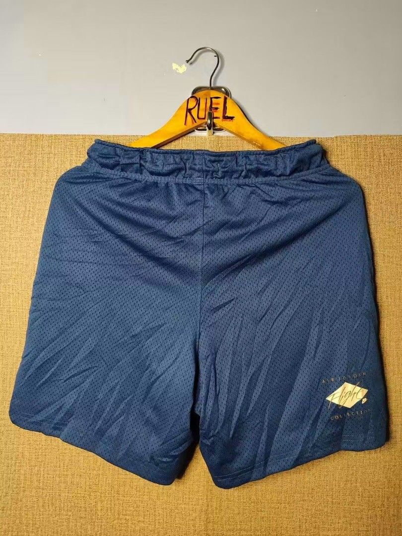 AIR JORDAN ESSENTIAL MESH GFX SHORT (Category: Activewear) located in Manila. Submitted by rumarabe (Listing ID 1468500795, Image 2). Description: AIR JORDAN ESSENTIAL MESH GFX SHORT COMPLETE TAGS W/ 2 SIDE POCKETS & PULLER SIZE: XS ON TAG BEST FIT TO MEDIUM FRAME DIMES: W 28-32 L 17 IN EXCELLENT CONDITION PRICE:650+SF(J&T COURIER) BICOL LOCATION DM 📩.
