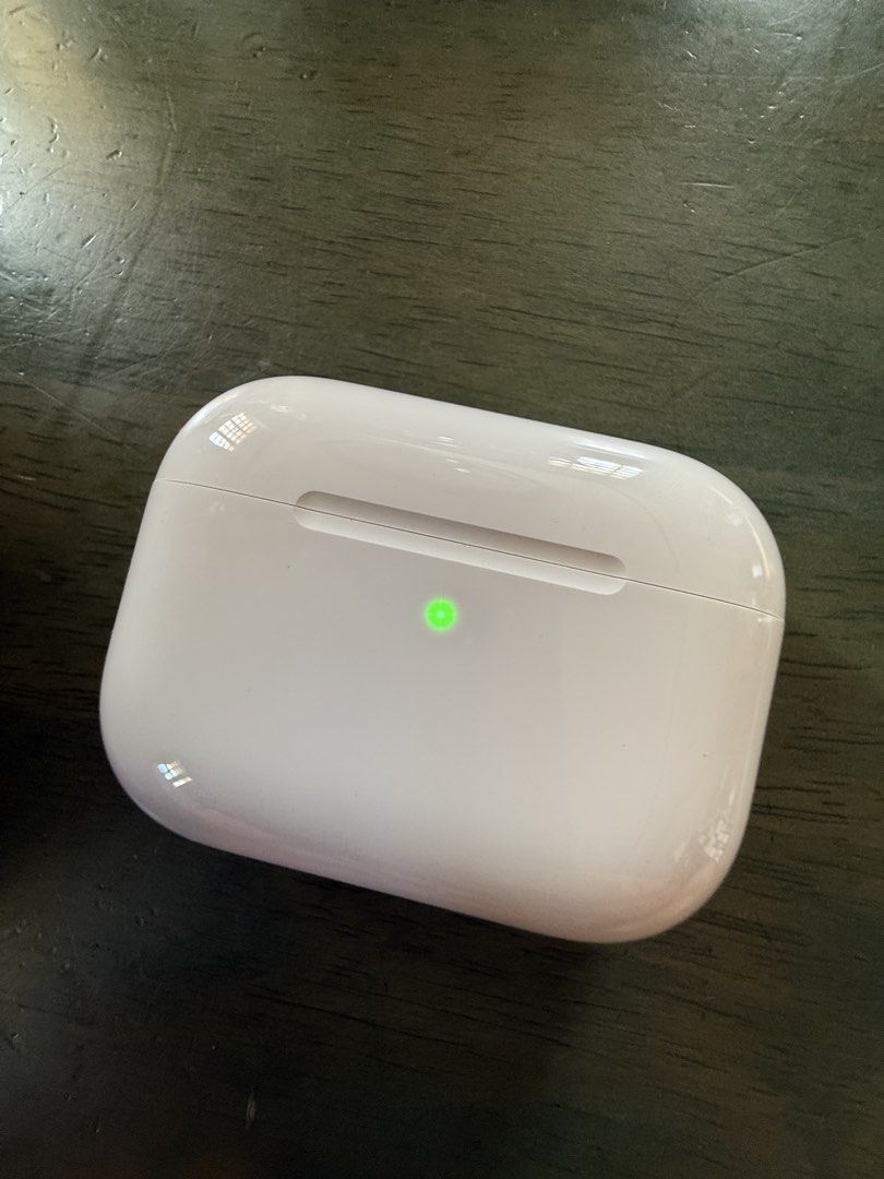 Airpods Pro 3 (Category: Earphones) located in Manila. Submitted by gochaseme (Listing ID 1468523179, Image 1). Description: Rarely used 2nd pair Boxed left sa US With XS and S tips Warranty expired last Oct 12 Smooth as new see photos RFS: hindi nagagamit Pick up only .