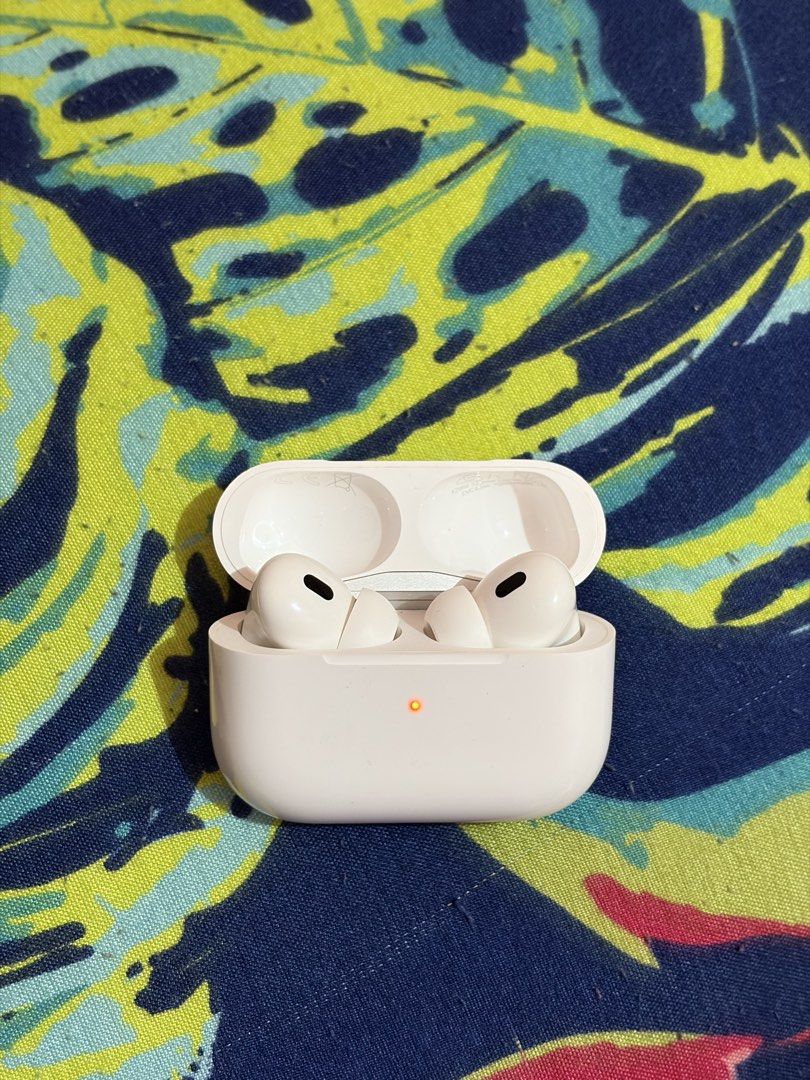 AirPods Pro Gen 2 Type C (Category: Earphones) located in Dasmarinas. Submitted by markusi22 (Listing ID 1468687111, Image 1). Description: .