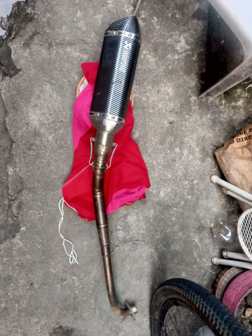 AKRAPOVIC TRI OVAL CARBON SERIES PIPE (Category: Other Motorcycles Parts and Accessories) located in Caloocan City. Submitted by ichaaaaan. (Listing ID 1468592993, Image 1). Description: 🏍️ FOR SALE: AKRAPOVIC TRI OVAL CARBON SERIES PIPE 📌 Location: Las Piñas City 🤝 Ready for meet-up 💰 Price: ₱2,500 negotiable Para sa Suzuki Raider J FI 115 Inclusions: ✅ Stainless elbow ✅ Original silencer / DB killer Condition: - Used, binili noong December 