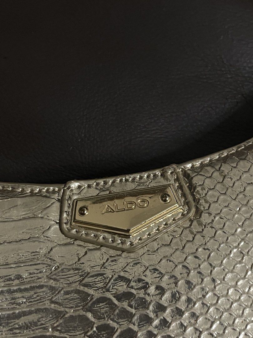 Aldo Gold Snakeskin Shoulder Bag (Category: Shoulder Bags) located in Manila. Submitted by amberwinslow (Listing ID 1468596018, Image 2). Description: PRELOVED GOLD ALDO SNAKESKIN MINI BAG/SHOULDER BAG NEGOTIABLE PRICE RUSH SELLING.