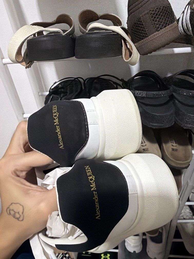 Alexander Mcqueen (Category: Shoe inserts) located in Rizal. Submitted by rashamd (Listing ID 1468641362, Image 2). Description: 📌NOT GUARANTEED OG.