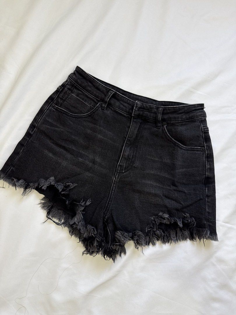 ALEXANDER WANG BLACK SHORTS (Category: Shorts) located in General Trias. Submitted by fellasunshine (Listing ID 1468652306, Image 3). Description: - rfs decluttering - no flaws - personal item.