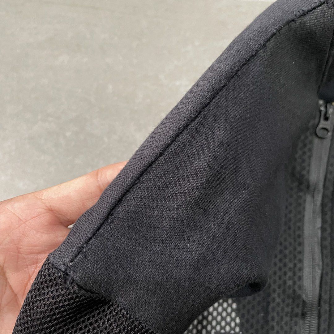 Alexander Wang Bomber Jacket (Category: Coats, Jackets and Outerwear) located in Mabalacat. Submitted by goldengarms_ (Listing ID 1468575835, Image 3). Description: Color: Black Size: XL on tag Dimensions: 23” Width / 27” Length Condition: Excellent Color rate: 9.5/10 or better Issue: N/A Price is still negotiable for sure buyer 👍 - Payment thru GCash, Maya or Security Bank 💳 - Shipping via J&T Express 🛩️ Pm us for more details. Thank you! 📩.