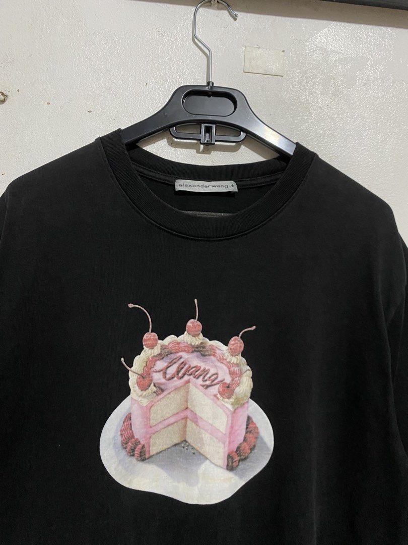 ALEXANDER WANG CAKE SHIRT (Category: Tshirts & Polo Shirts ) located in Manila. Submitted by brndn.rgld (Listing ID 1468667686, Image 2). Description: 21 Width 28 Length Like new condition Heavy Cloth Crew Neck No issue Dm ur sure offer only.