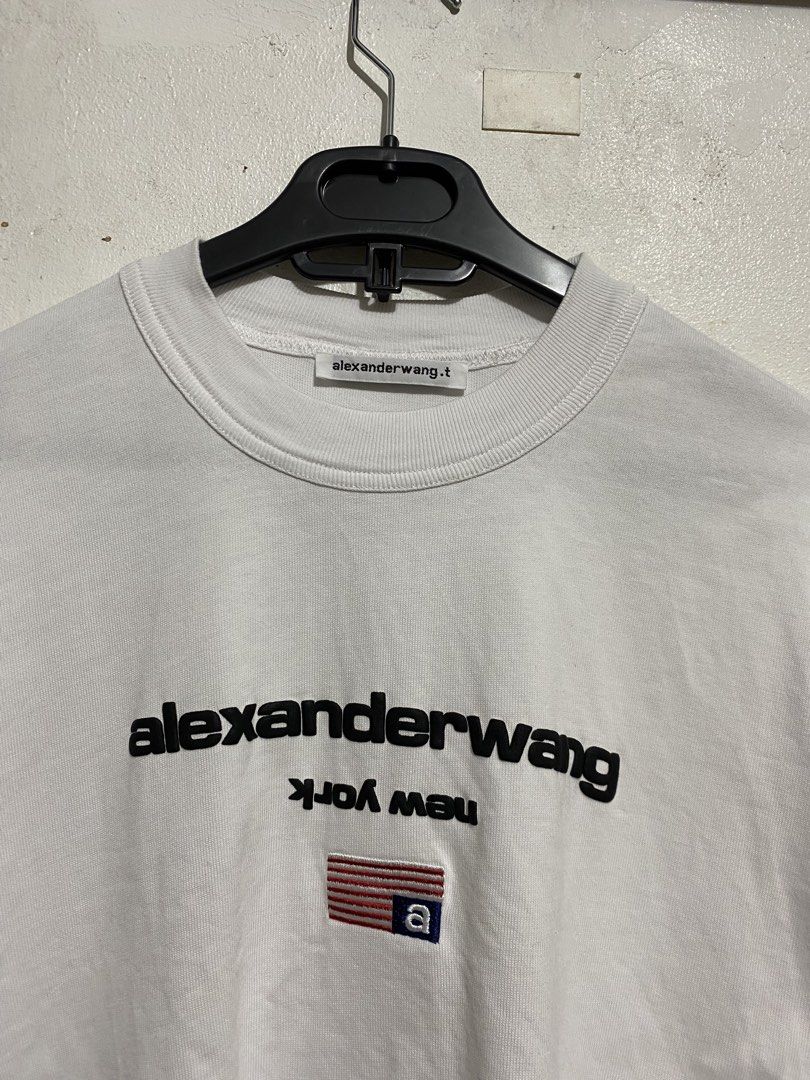 ALEXANDER WANG CROP TOP SHIRT (Category: Shirts) located in Manila. Submitted by brndn.rgld (Listing ID 1468658046, Image 2). Description: 21.5 Width 15.5 Length Like new condition No issue Dm ur sure offer only.