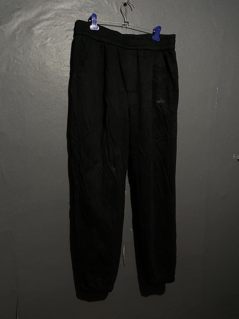 ALO Rubber Logo Sweatpants (Category: Joggers) located in Manila. Submitted by claii_collection (Listing ID 1468532597, Image 1). Description: ALO Rubber Logo Sweatpants - 30-36x40 - Excellent Condition - ALO Rubber Logo and Pocket Tags.