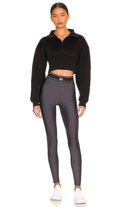 Alo Vixen jacket 1/4 zip (Category: Coats, Jackets and Outerwear) located in Valenzuela. Submitted by shopmystyle__ (Listing ID 1468617424, Image 1). Description: Bought for 11595 Store bought Used but not abused Small on tag Fits xs to small frame.