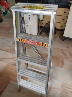 Aluminium 5-Step Folding Ladder with Platform, Furniture & Home Living ...