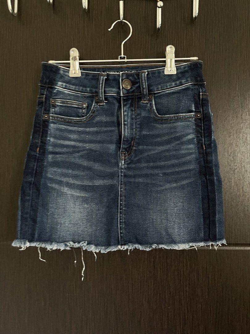 American Eagle Denim Mini Skirt (Category: Skirts) located in Manila. Submitted by irish_closet (Listing ID 1468545333, Image 1). Description: - Never been used no ww - waist measures 25 inches .