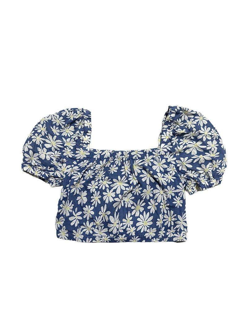 American Eagle puffed floral top (Category: Blouses) located in Talisay. Submitted by kjujucloset (Listing ID 1468508067, Image 1). Description: No issue L-XL.
