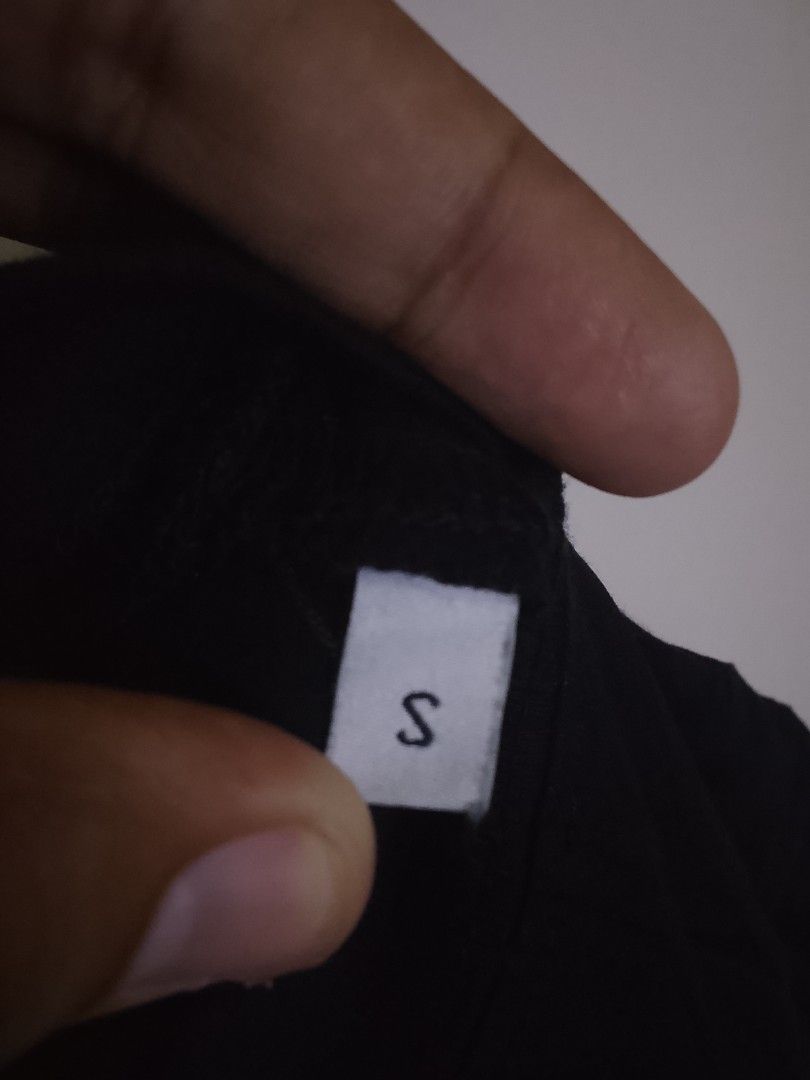 Ami (Category: Tshirts & Polo Shirts ) located in Ligao. Submitted by ulapipot (Listing ID 1468627997, Image 3). Description: 21.5/26 As New Condition 9.8/10 Color Rate Missing neck tag.