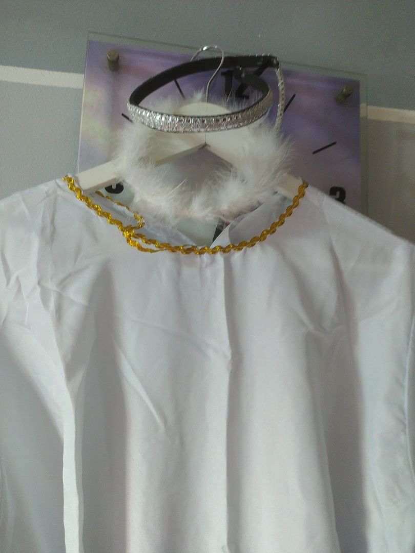 Angel costume with headband (Category: Babies & Kids Fashion) located in Manila. Submitted by timtam04 (Listing ID 1468503602, Image 3). Description: 22inches width 36inches length.