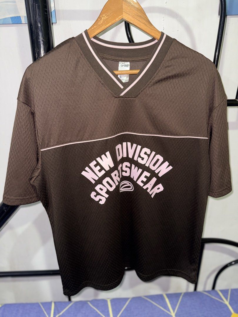 Anko Jersey Tshirt (Category: Activewear) located in Manila. Submitted by marksprelovedxoxo (Listing ID 1468555950, Image 1). Description: boxy fits to Medium also.