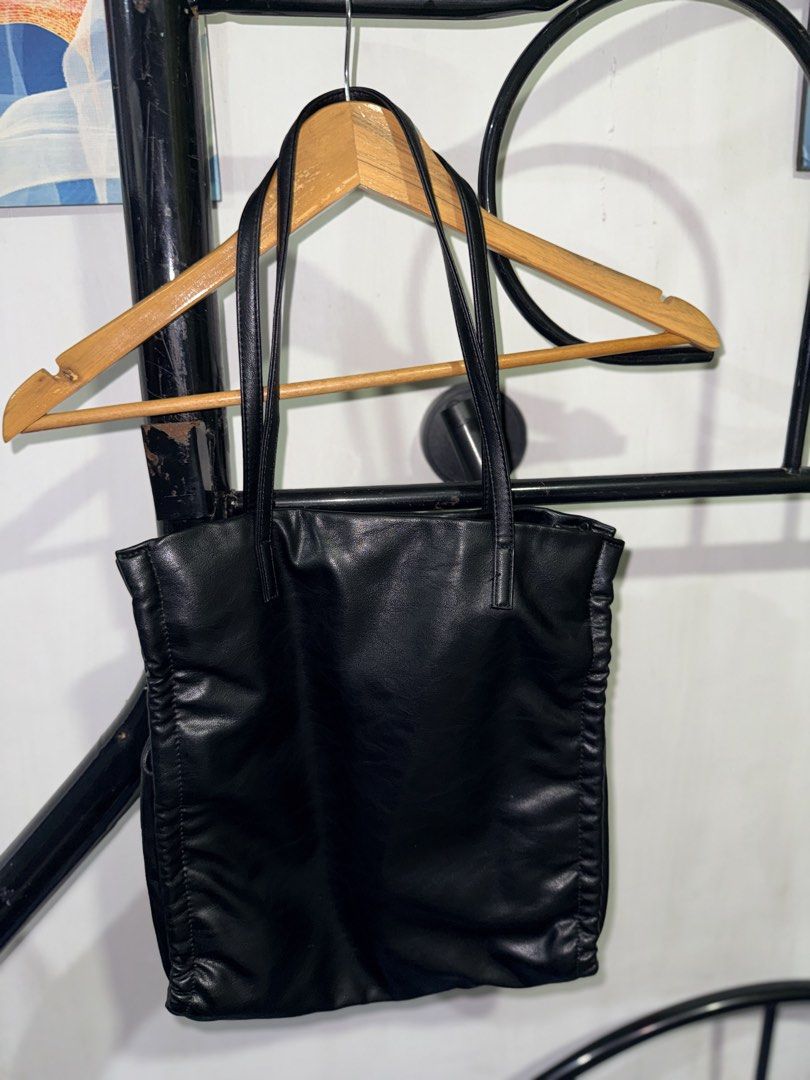 Anko Tote Bag (Category: Tote Bags) located in Manila. Submitted by marksprelovedxoxo (Listing ID 1468588855, Image 1). Description: .