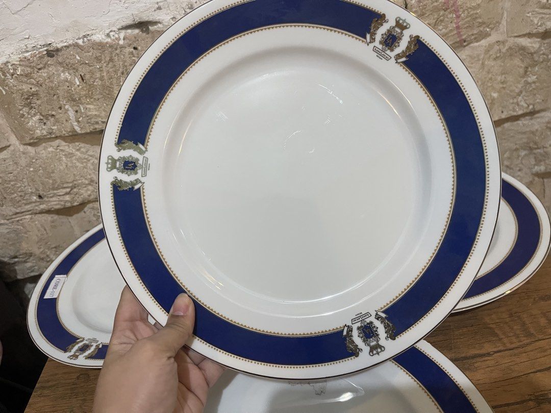 Anna Lascari Milano porcelain dinner plate 10.5” (Category: Dinnerware & Cutlery) located in San Fernando. Submitted by dntjapansurpluselyu (Listing ID 1468539429, Image 3). Description: .