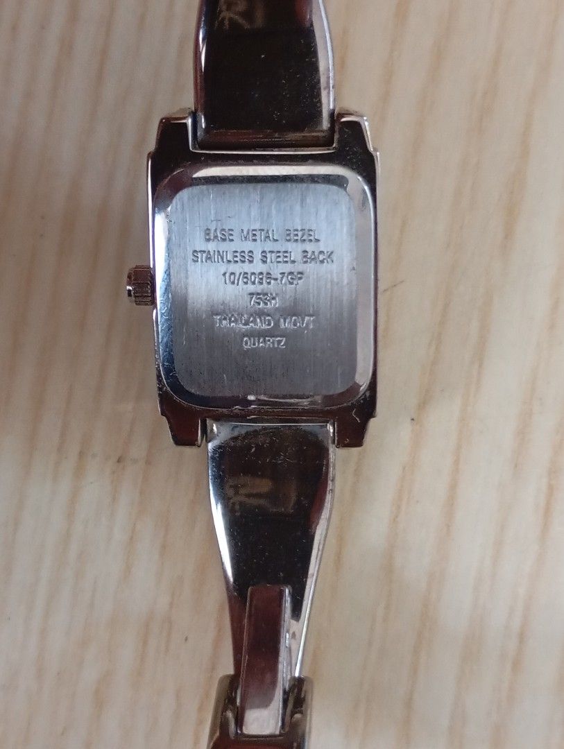 Anne klien (Category: Women's Watches) located in Las Pinas. Submitted by quick_deals_great_finds2 (Listing ID 1468532079, Image 2). Description: Original good working condition Quartz with battery 18mm small fits wrist 6.5 inches.