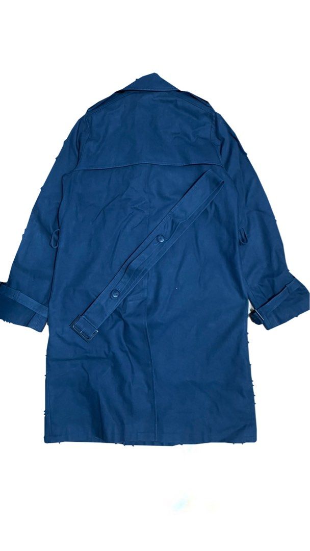APC TRENCH COAT (Category: Luxury Apparel) located in Manila. Submitted by good2thrift (Listing ID 1468605652, Image 3). Description: APC TRENCH COAT SIZE 36 DIMESION COLOR RATE 9/10 NO ISSUE NEED WASH COLOR MAY VERY TO LIGHTNING DM TO PURCHASE AND MORE DETAILS.