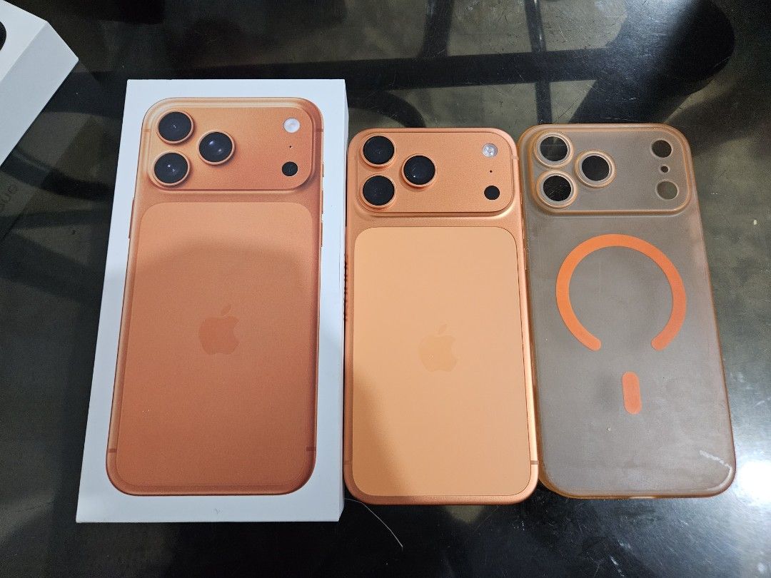 Apple iPhone (Category: iPhone 17 Series) located in Makati City. Submitted by noobmaster99 (Listing ID 1468633765, Image 1). Description: For sale iPhone 17 Pro Max 256gb Smartlock With box same imei and original cord No issue All working 99 battery health Reset and check Pm.