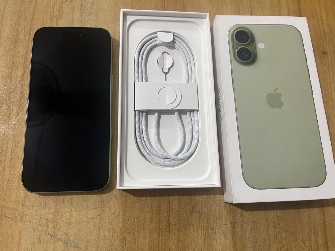 Apple iPhone 17 256GB Green (Category: iPhone 17 Series) located in Manila. Submitted by luckywind_6a22e1 (Listing ID 1468638480, Image 1). Description: - Brand: Apple - Model: iPhone 17 - Color: Sage Green - Storage: 256GB - Battery Health: 100% (0 Cycle Count) - Condition: Brand New, Open Line (No SIM restrictions) - Inclusions: Complete set with original box and cable - Meetup Location: SM City Caloocan.