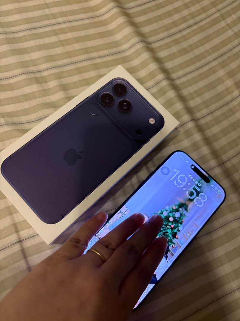 Apple iPhone Pro Max Deep Purple With Original Box (Category: iPhone 17 Series) located in Makati City. Submitted by rain3dr0ps (Listing ID 1468621161, Image 1). Description: For sale: iphone 17 promax 256gb Deep blue No issue / test all you want Rfs: upgrade Complete with box NO WARRANTY OPENLINE PICK UP IN CHINO ROCES MAKATI PAYMENT VIA BPI Qr only .