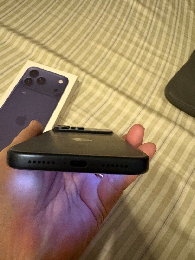 Apple iPhone Pro Max Deep Purple With Original Box (Category: iPhone 17 Series) located in Makati City. Submitted by rain3dr0ps (Listing ID 1468621161, Image 3). Description: For sale: iphone 17 promax 256gb Deep blue No issue / test all you want Rfs: upgrade Complete with box NO WARRANTY OPENLINE PICK UP IN CHINO ROCES MAKATI PAYMENT VIA BPI Qr only .