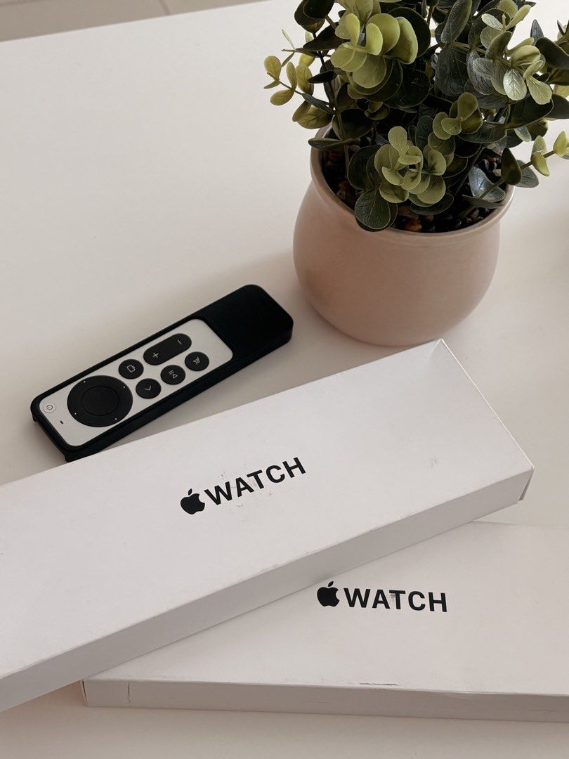 Apple Watch SE2 44m Black (Category: Wearables & Smart Watches) located in Makati City. Submitted by grgdlm (Listing ID 1468627263, Image 2). Description: - Brand: Apple - Model: Watch SE2 - Size: 44mm - Color: Black - Condition: Brand new, sealed in box - Meetup location: Circuit Makati.