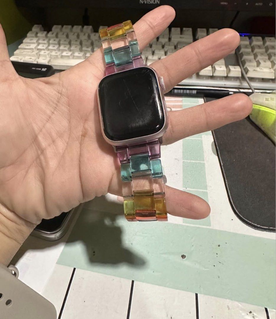 Apple watch SE9 (Category: Wearables & Smart Watches) located in Cebu City. Submitted by grace-jajajajjajajnnnn (Listing ID 1468565999, Image 1). Description: preloved.. .