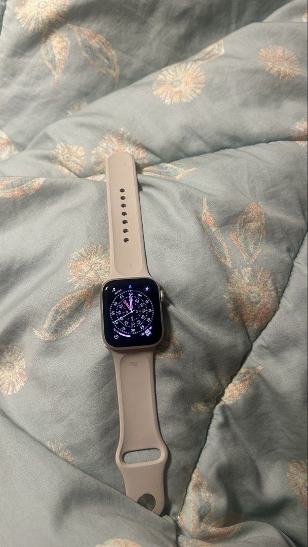 Apple Watch SE 2 - 40 mm (Starlight) (Category: Wearables & Smart Watches) located in Manila. Submitted by wearmycloset.ph (Listing ID 1468664415, Image 1). Description: With original charger No box 98% Battery Health No scratches, no damage RFS: not used .