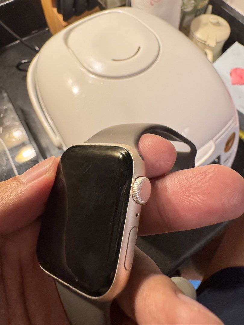 Apple Watch SE 2nd Generation – 44mm Silver Aluminum (Category: Wearables & Smart Watches) located in Manila. Submitted by kapitanantonyo (Listing ID 1468614151, Image 3). Description: 💰 Price: ₱5,500 (Slightly Negotiable) Specifications: * Model: Apple Watch SE 2nd Generation * Size: 44mm * Color: Silver Aluminum * Purchased: 2024 * Battery Health: 87% * Screen: No visible scratches * Casing: Minor cosmetic chips (see photos) * Functionality: F