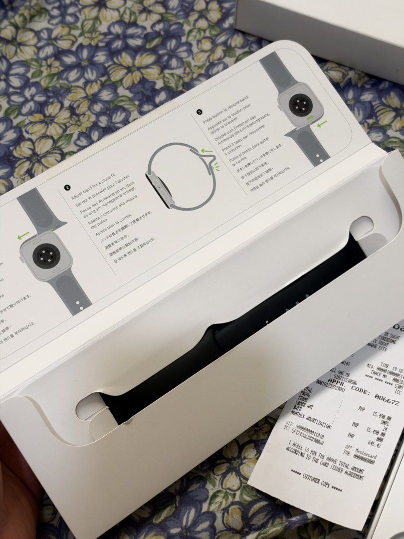 Apple Watch SE Gen 2 MIDNIGHT 44mm (Category: Wearables & Smart Watches) located in Manila. Submitted by sellyna_md (Listing ID 1468506423, Image 3). Description: Apple Watch Sae Gen 2 MIDNIGHT 44mm ✅ box & receipt ✅ original charger & strap.