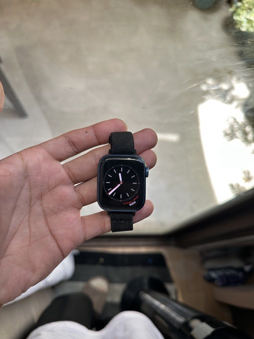 Apple Watch Series 7 41mm (Category: Wearables & Smart Watches) located in Puerto Princesa. Submitted by llllbig (Listing ID 1468646888, Image 1). Description: With strap No box 41mm No issues Fixed price.