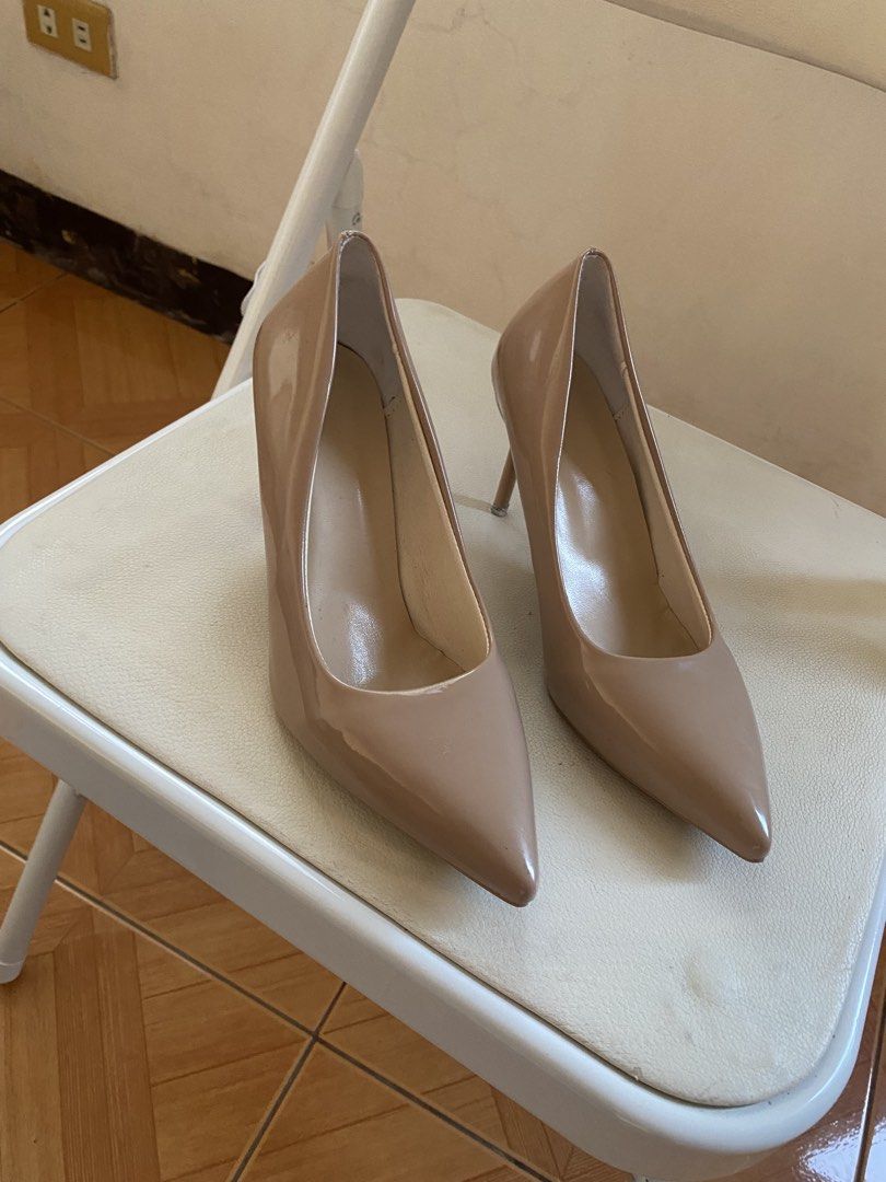 approximately EU 38–39 SHEIN HEELS (Category: Heels) located in Pasig City. Submitted by avery4444 (Listing ID 1468709760, Image 2). Description: Brand new heels.