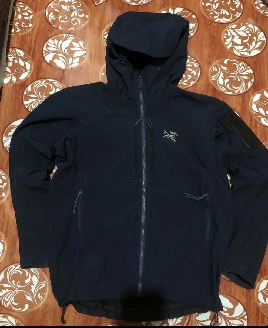 Arc'teryx Gamma Softshell Gorpcore Jacket (Category: Coats, Jackets and Outerwear) located in Cabuyao City. Submitted by THRIFTHITS (Listing ID 1468676697, Image 2). Description: Arc'teryx Gamma Softshell Gorpcore Jacket 🦎 REFLECTORIZED Logo 23x27 Mine 1,499‼️ Direct Message me and Add for fast Transaction ty .