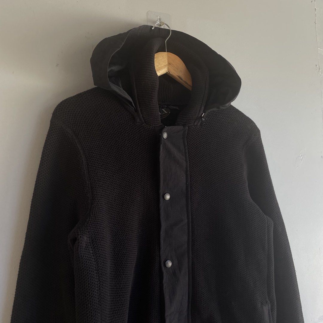 Armani Exchange (Category: Coats, Jackets and Outerwear) located in Baguio. Submitted by 2ndstory.vntg (Listing ID 1468562403, Image 2). Description: ARMANI EXCHANGE PACKABLE HOOD🔥 Medium (20x26) Good as new 🔖₽580.00 📍Baguio City.