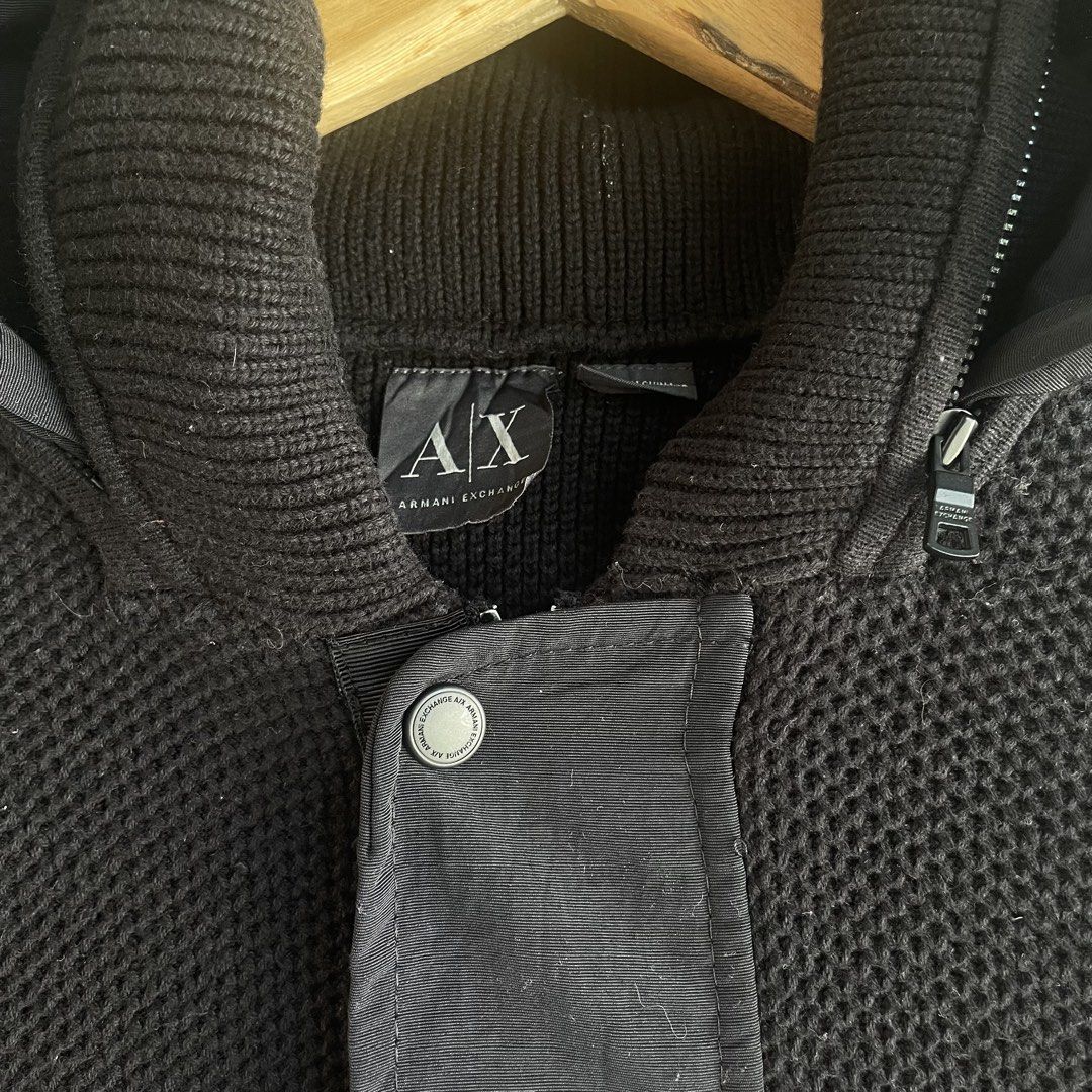 Armani Exchange (Category: Coats, Jackets and Outerwear) located in Baguio. Submitted by 2ndstory.vntg (Listing ID 1468562403, Image 3). Description: ARMANI EXCHANGE PACKABLE HOOD🔥 Medium (20x26) Good as new 🔖₽580.00 📍Baguio City.