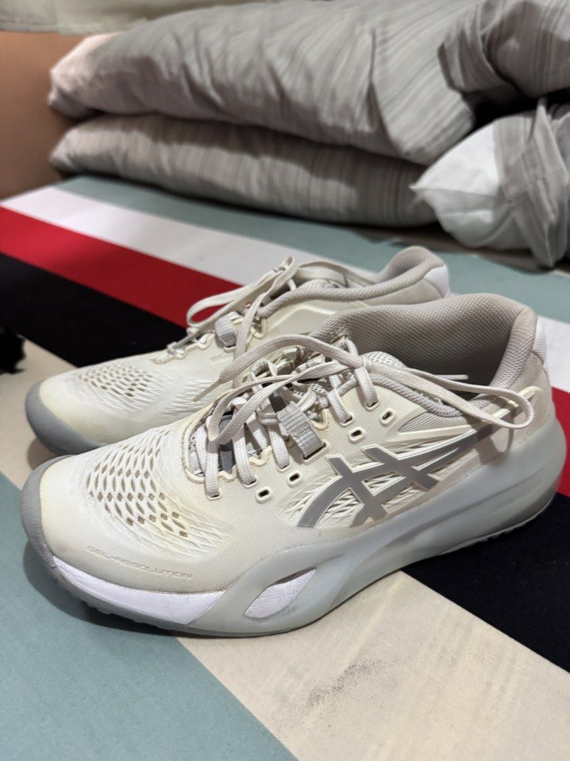 asics gel resolution x 25cm(NO LP) (Category: Sneakers) located in Quezon City. Submitted by mayos.onlineshop (Listing ID 1468505038, Image 1). Description: original bought in Japan w8 or 25cm w/o box this is well used & needs cleaning kaya selling low, brand new price is 1 0 , 1 2 0 pls manage your expectation rfs: need funds to upgrade paddle kayo na po mglinis at mdumi na po last pic when worn.