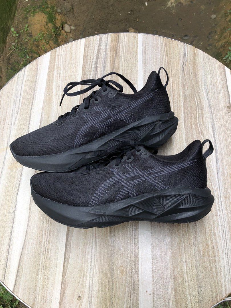 ASICS NOVABLAST 5 (Category: Casual Shoes) located in Manila. Submitted by brightlion-472b2e (Listing ID 1468639992, Image 2). Description: Size 40.5 As new condition .