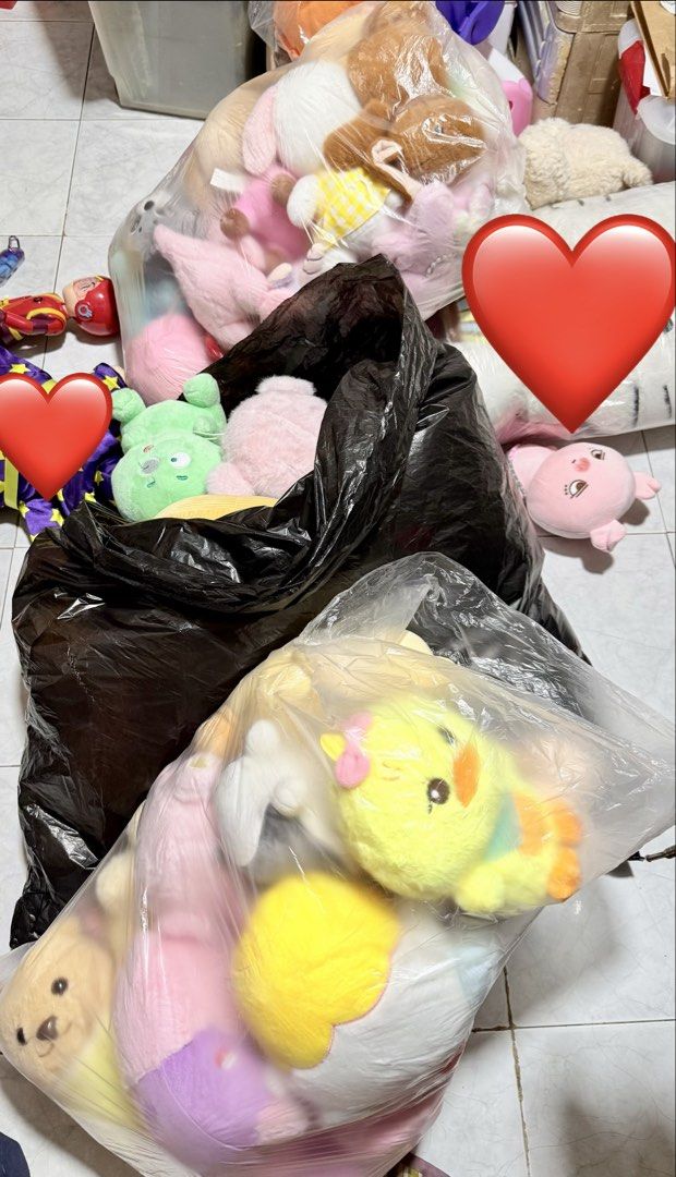 Assorted Cute Plush Toys Bundle Set (30pcs) (Category: Plushies & Soft Toys) located in Quezon City. Submitted by keinchi (Listing ID 1468635178, Image 1). Description: - Massive plush toy bundle in bags - Features colorful characters, animals, chicks, and bears - Made with soft, huggable stuffed material - Ideal for collectors, kids, or carnival prizes - Take home the whole set in one purchase PM if interested. For serious buyer only. ❤️.