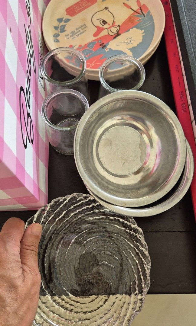 Assorted kitchen ware (Category: Dinnerware & Cutlery) located in Singapore. Submitted by hvseller (Listing ID 1468548449, Image 1). Description: 1x glass plate 2x bamboo plates 3x yogurt bottles 4x stainless steel small bowls Pick up from 278639.