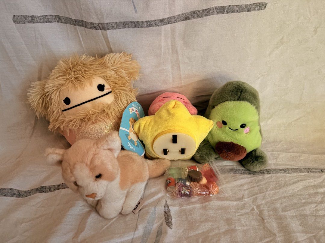 Assorted Plush Toys and Miniatures Bundle (Category: Plushies & Soft Toys) located in Manila. Submitted by strawbbmilkshake (Listing ID 1468599602, Image 1). Description: Squishmallows, Palm Pals, Kirby, Lelly, Miniature Figs.
