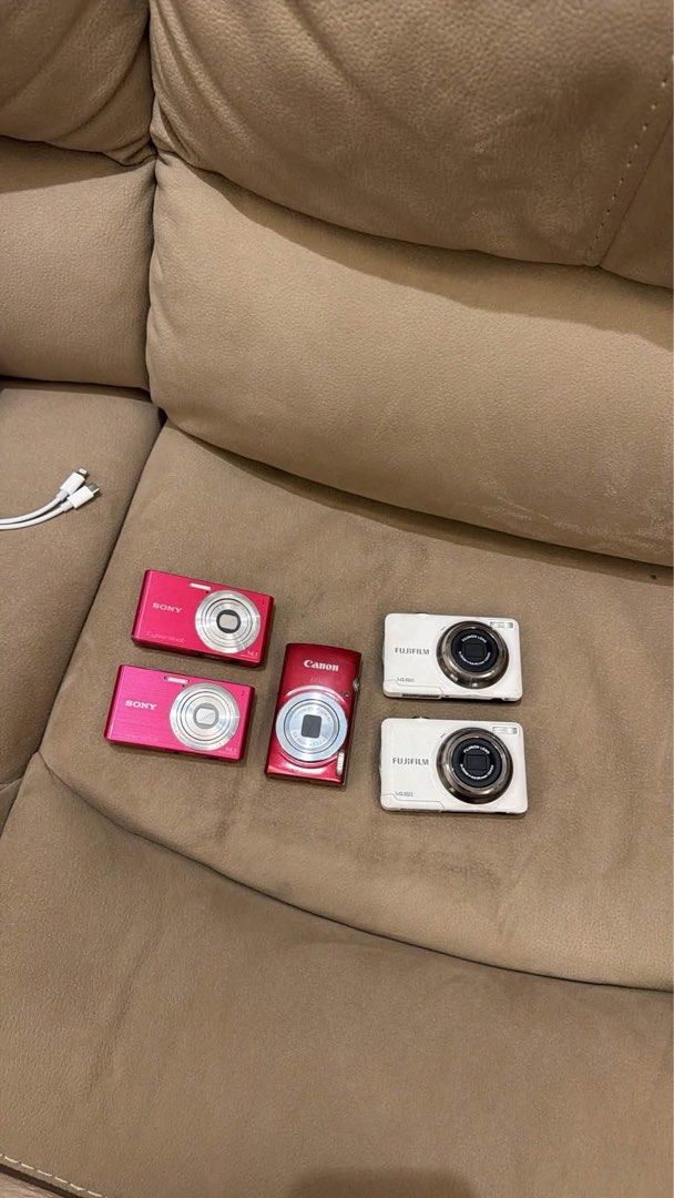 Assorted Vintage Digital Cameras Lot (Category: Cameras) located in Baguio. Submitted by clairdigicams (Listing ID 1468598218, Image 3). Description: Digi cams ON HAND! Open for layaway & bulk orders! Price is still nego it depends kung ilan po kukunin niyo! Thank you .