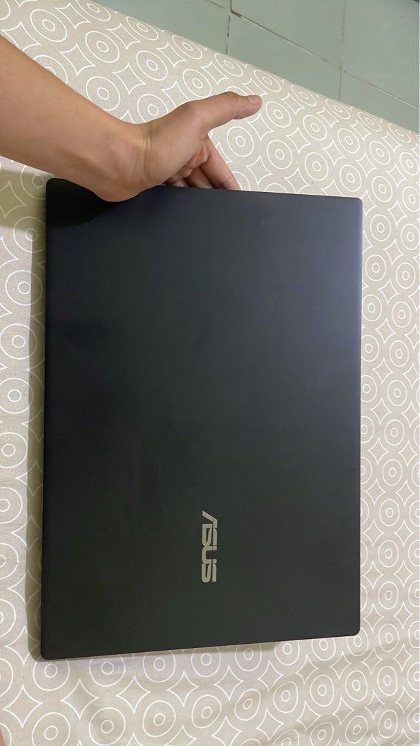 RUSH ASUS Vivobook V16 (Category: Laptops & Notebooks) located in Quezon City. Submitted by means_ (Listing ID 1468641256, Image 1). Description: 𝐀𝐬𝐮𝐬 𝐕𝐢𝐯𝐨𝐛𝐨𝐨𝐤 𝐕𝟏𝟔 𝐆𝐚𝐦𝐢𝐧𝐠 𝐋𝐚𝐩𝐭𝐨𝐩 [RTX 4050][Intel Core 5 210H][8GB RAM][5 NVIDIA GeForce RTX 4050 8GB GDDR7 ✅Intel® Core™ 5 210H Processor(8cores, 12Threads) ✅8GB DDR5 RAM ✅512GB M.2 NVMe PCIe 4.0 SSD ✅16” FHD+ 165Hz IPS Display ✅Backlit Keyboard ✅Windows 11 Pro Inclusions: Key