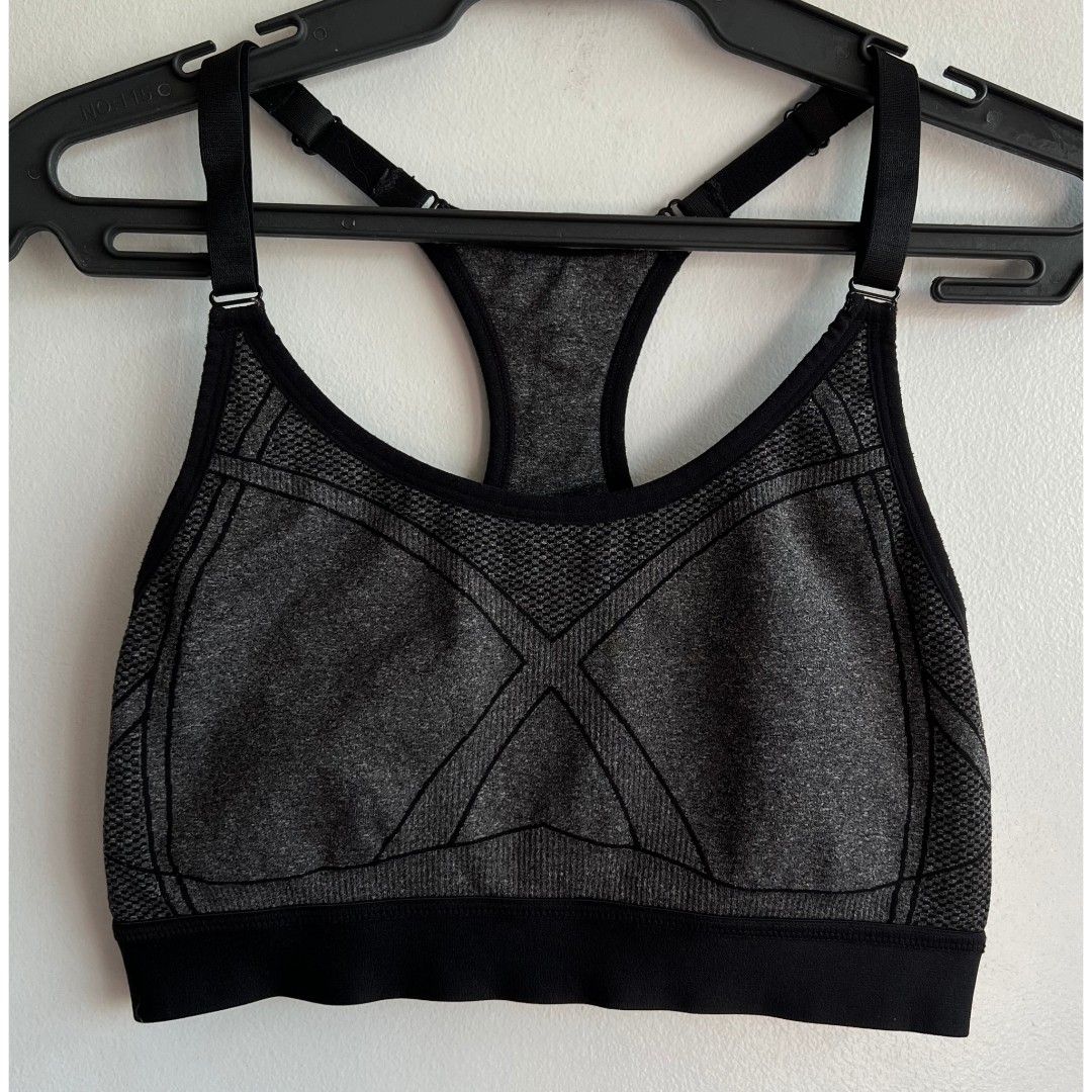 Athletic Works Sports Bra (Category: Activewear) located in Quezon City. Submitted by rosepam (Listing ID 1468593774, Image 2). Description: Athletic Works Racerback Sports Bra adjustable straps with pad pockets (no pads) Size on tag: M (8-10) Measurements posted for reference FIX PRICE.