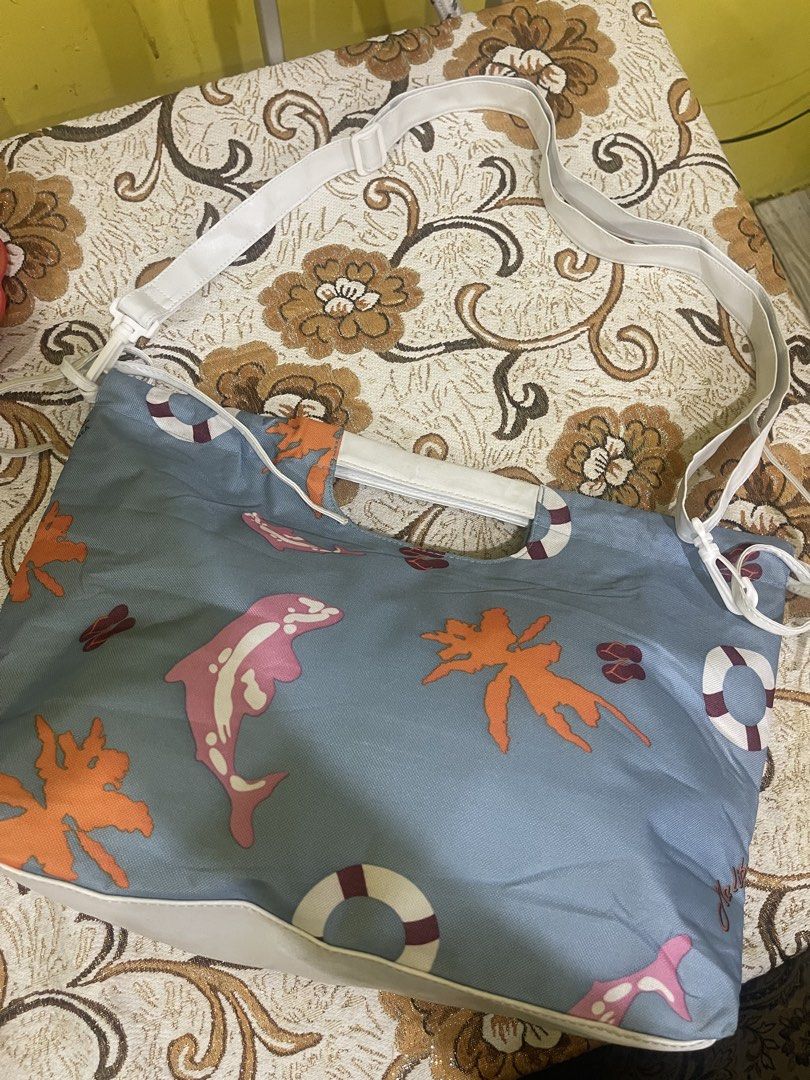 Aupres Bag (Category: Beach Bags) located in Marikina City. Submitted by greatfindsmnlph (Listing ID 1468683229, Image 3). Description: Aup res Bag Price: 350 Size: Large Width: 18.5 Length: 12 Color: Blue Color Rate: 10/10 Condition: 10/10 almost new Very nice in actual.