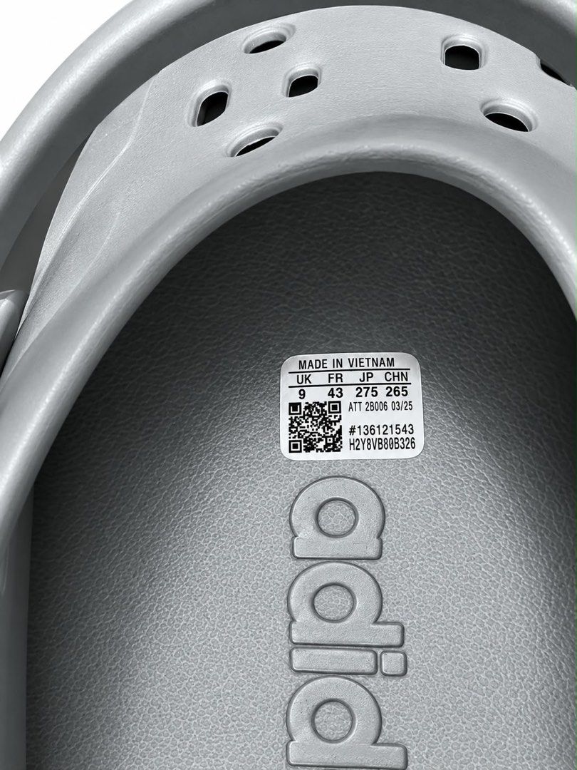 Authentic adidas adilette platform silver metallic (Category: Sandals) located in Baliuag. Submitted by sirc_28 (Listing ID 1468565312, Image 2). Description: Size shown in the picture.. unisex… like new…used once..